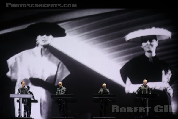 KRAFTWERK - 2022-08-26 - SAINT CLOUD - Domaine National - Scene de la Cascade - 